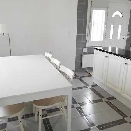Moderna Cerca De La Playa Con Amplia Terraza - Es-373-7