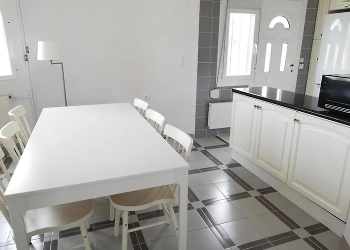 Moderna Cerca De La Playa Con Amplia Terraza - Es-373-7