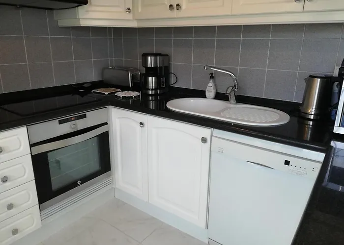 Moderna Cerca De La Playa Con Amplia Terraza - Es-373-7 *